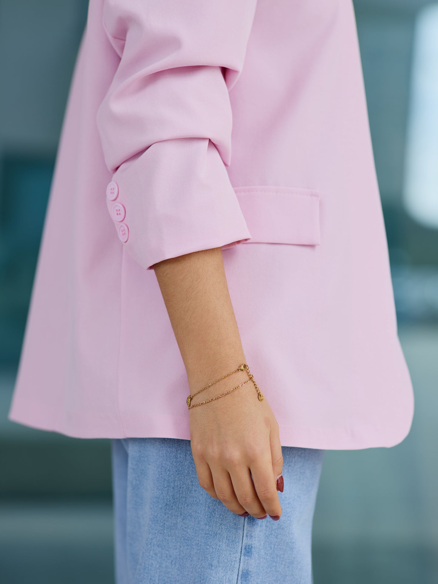 Blazer rosa de doble botonadura