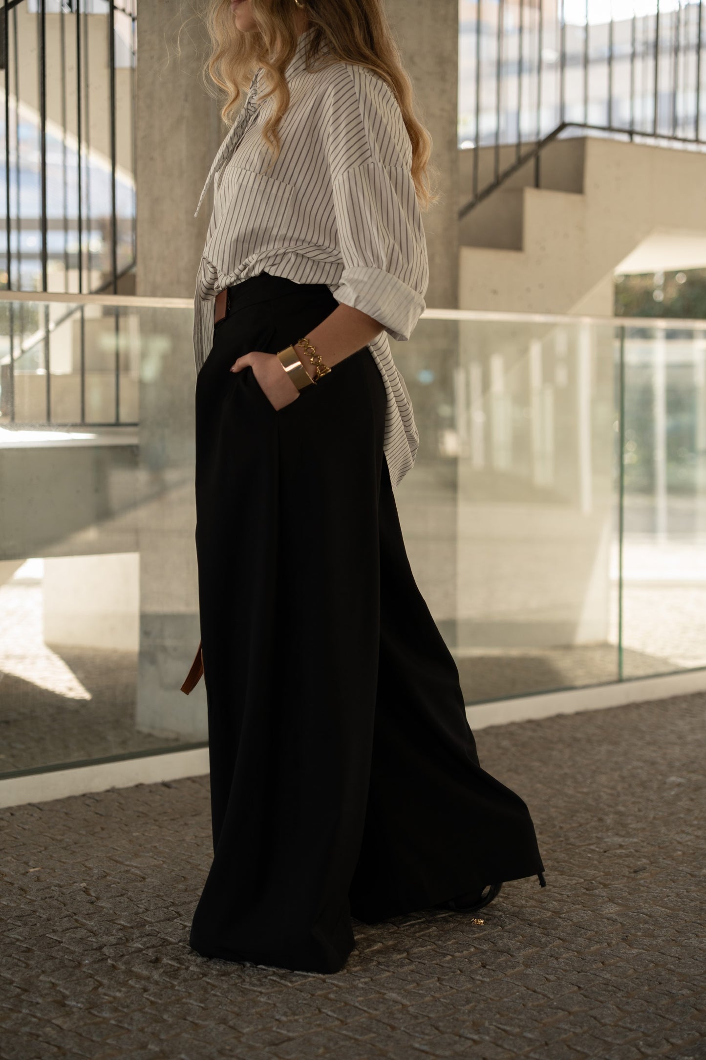 Camisa Oversize Riscas c/ detalhe gravata