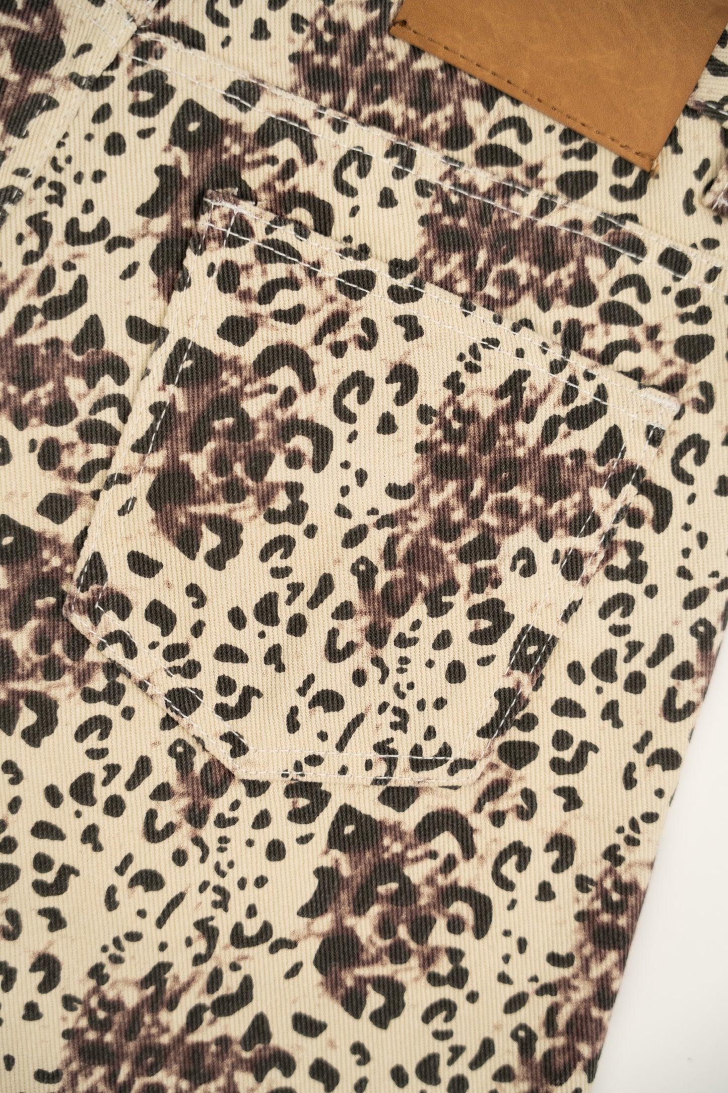 Pantaloni leopardati a palloncino