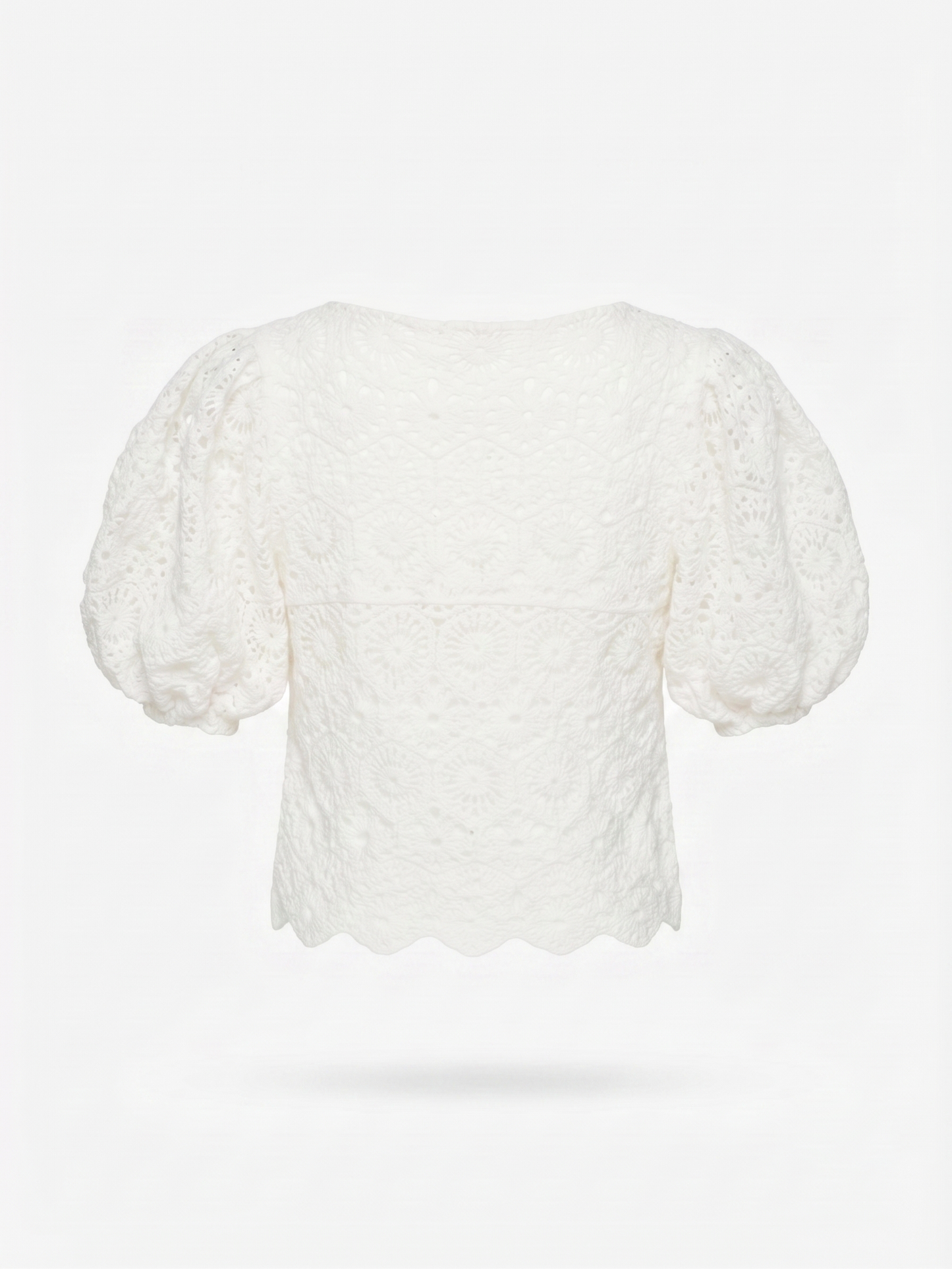 Weiße, gehäkelte Cropped-Bluse