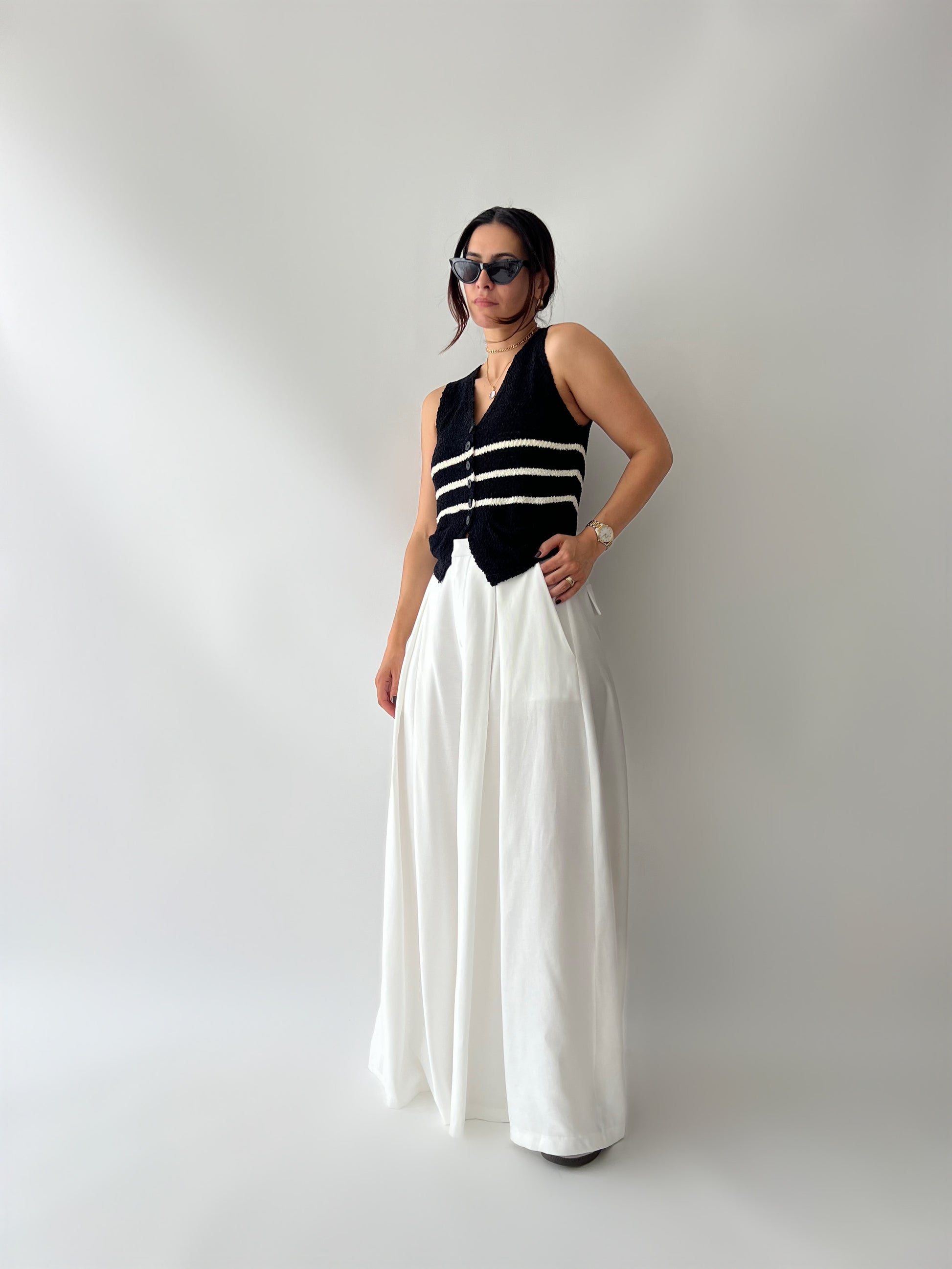 COLETE MALHA FINA PRETA VISTA DE FRENTE 2