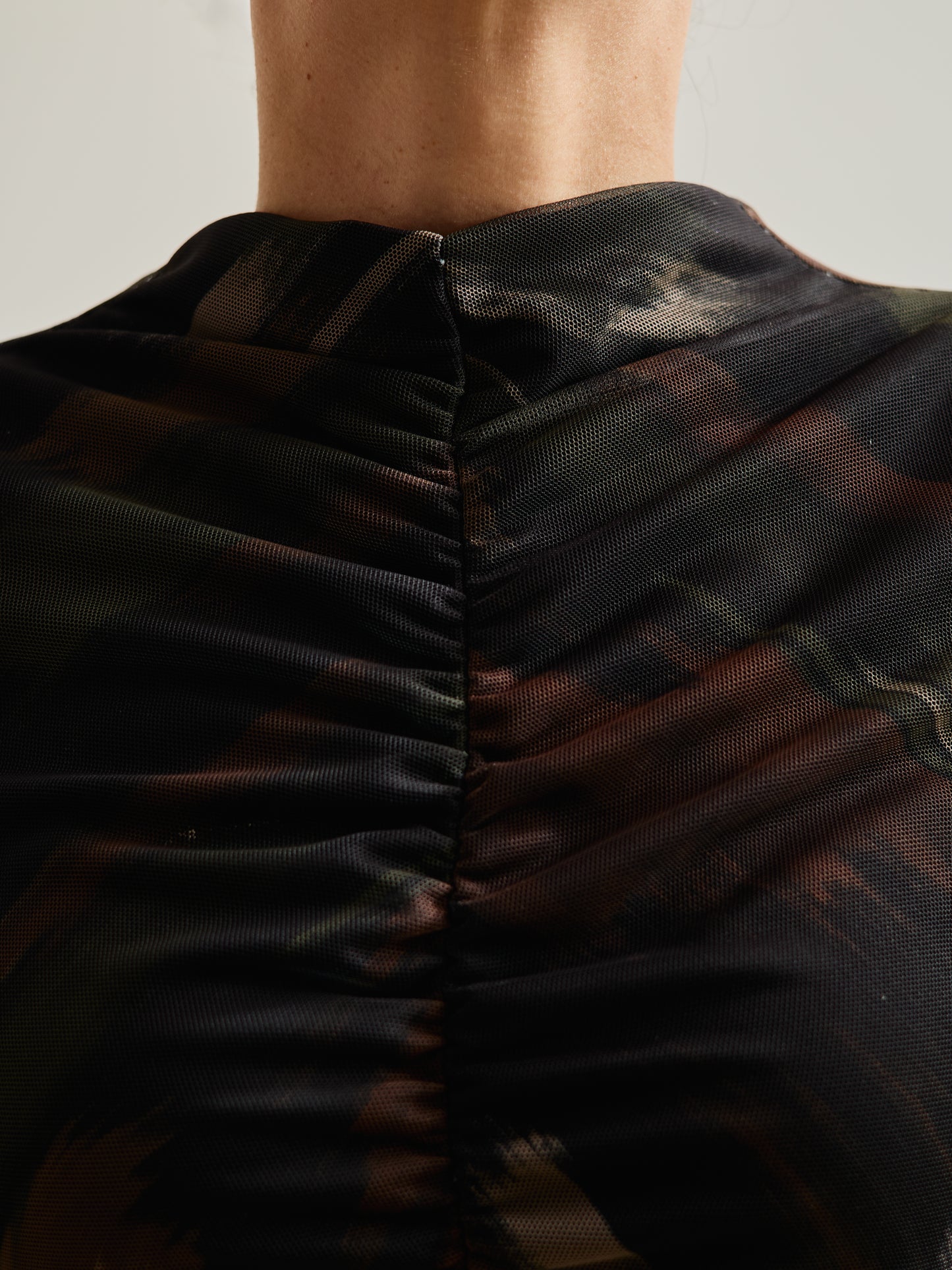 Camisola Transparência Costas Degradê