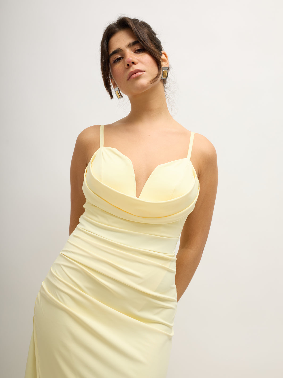 Vestido Decote Drapeado Amarelo
