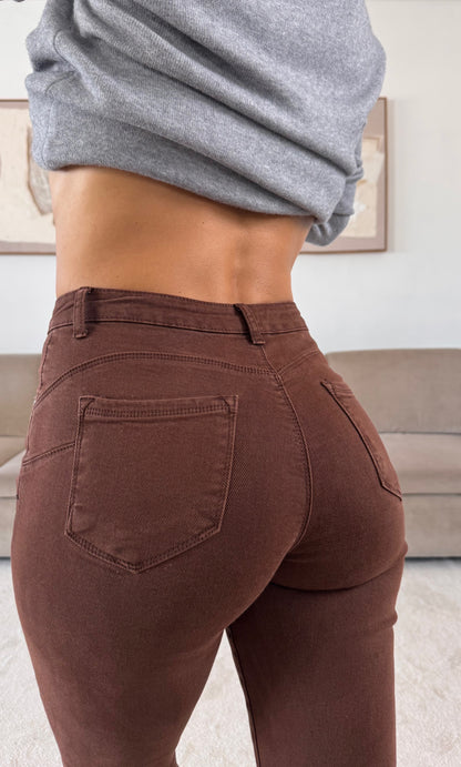 Calças Mom Fit Push Up Castanha