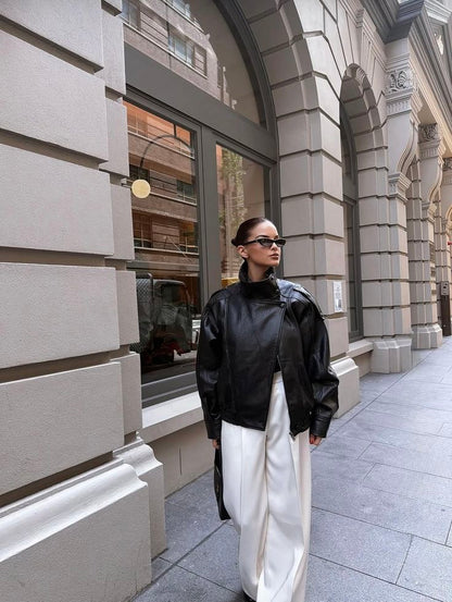 Blusão Ecopele Detalhe Gola Preto