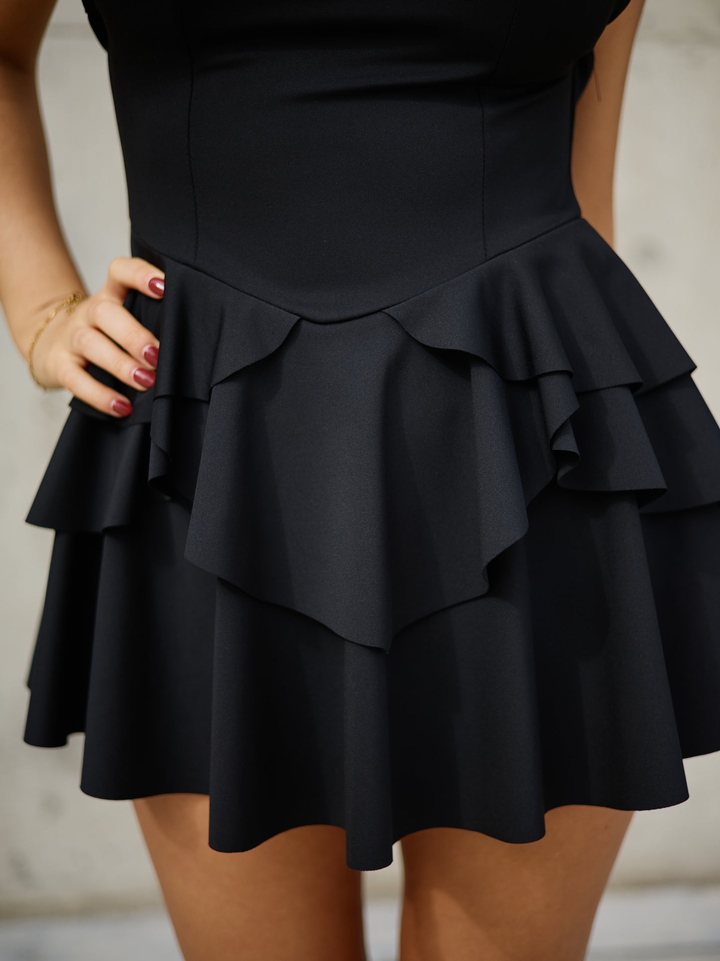 Vestido Folhos Preto