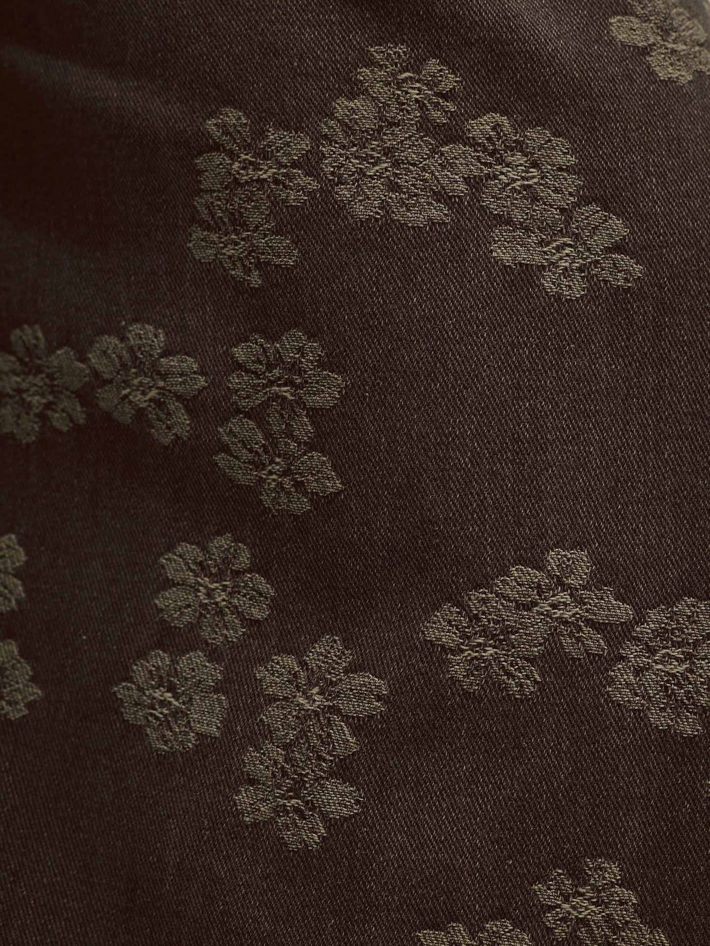 Pantaloni a palloncino marroni con fiori cuciti