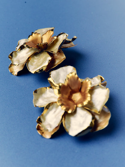 Brincos com modelo de flor