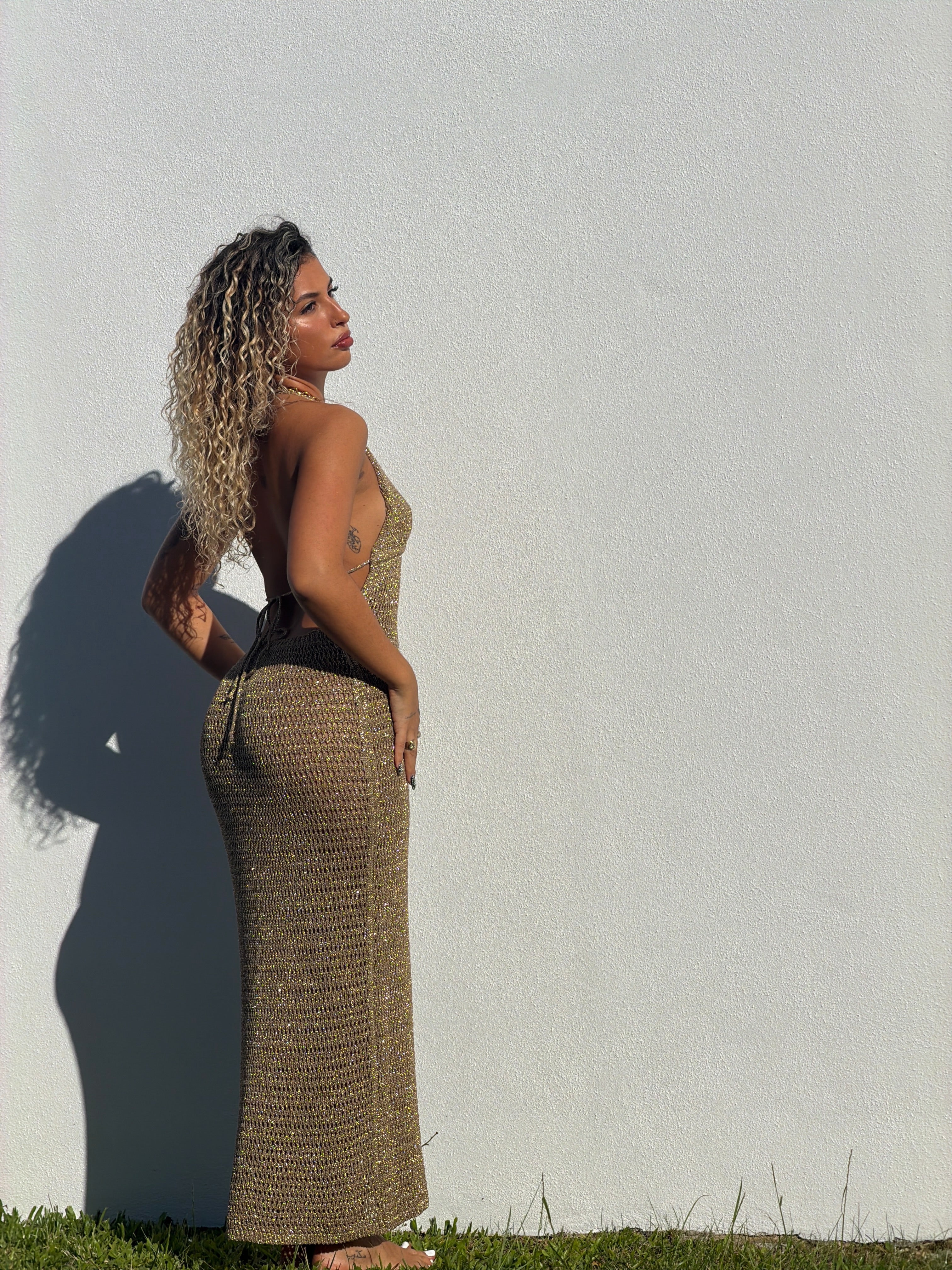 Vestido Crochê Dourado Decote V