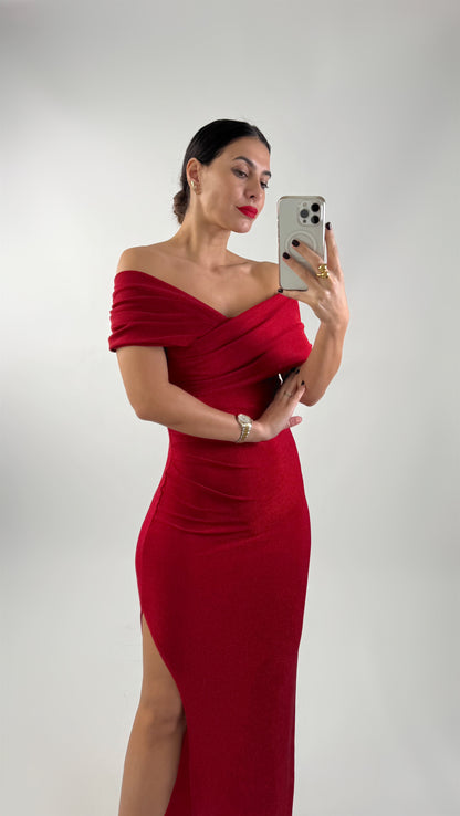 Robe rouge brillante