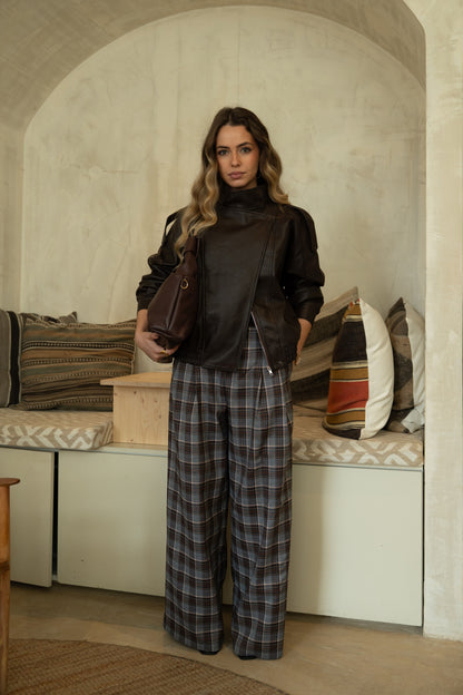 Blusão Ecopele Detalhe Gola Castanho