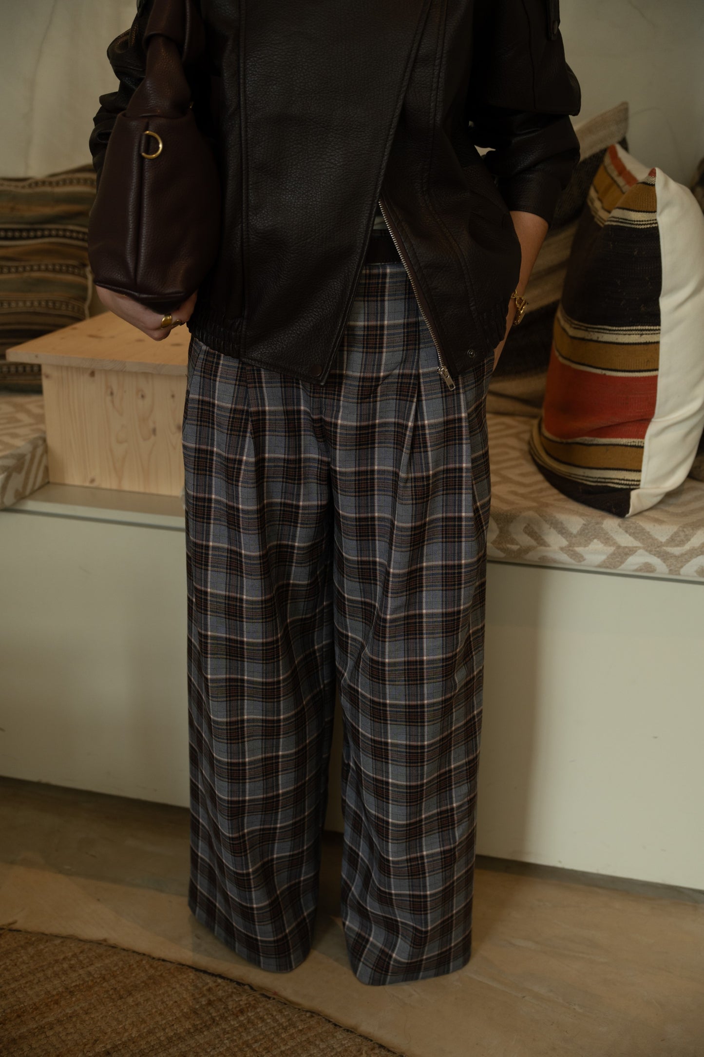 Weit geschnittene karierte Hose