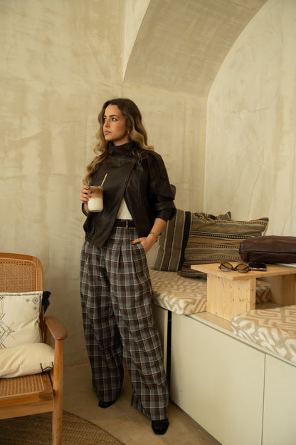 Blusão Ecopele Detalhe Gola Castanho