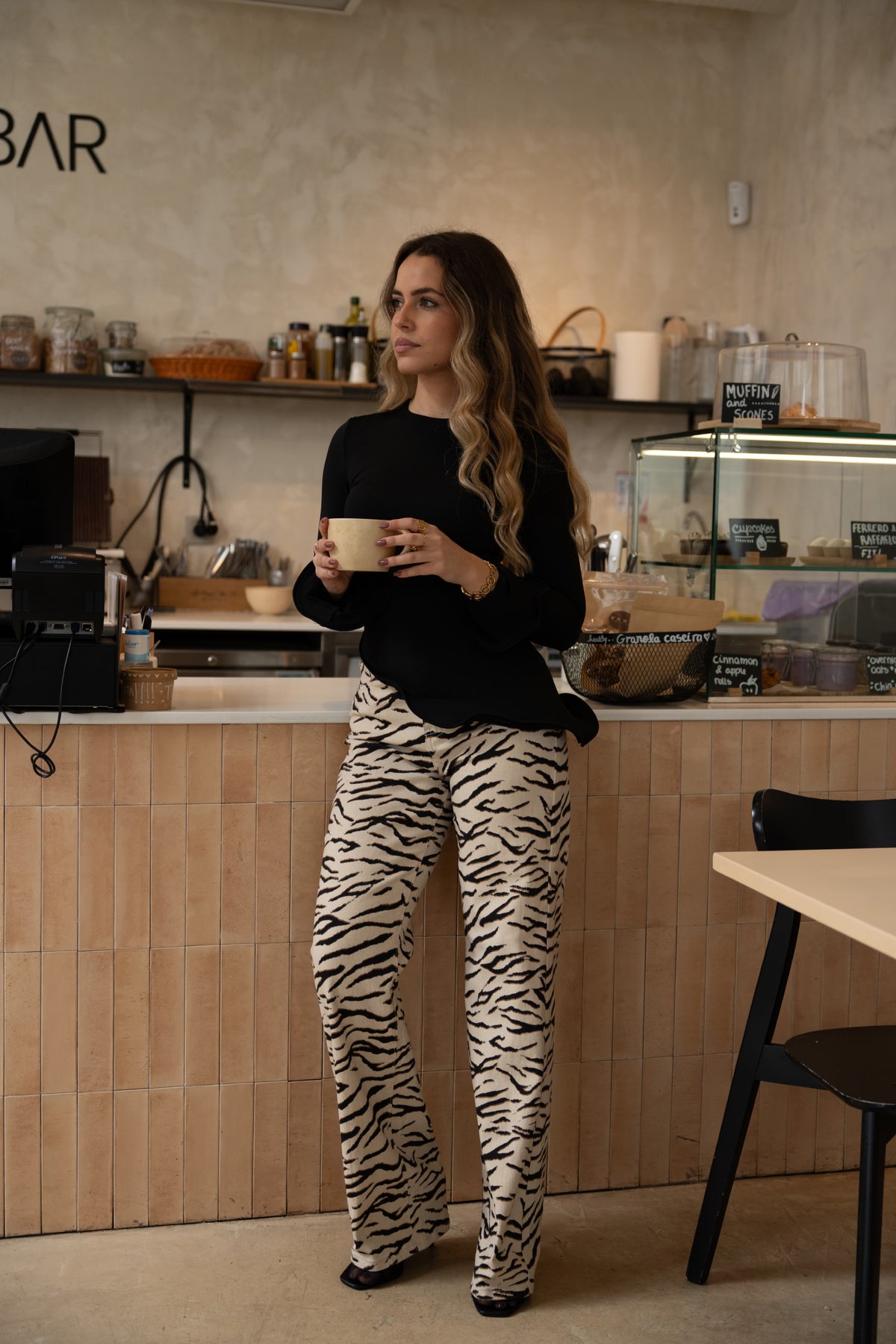 Pantaloni a gamba dritta con motivo tigre