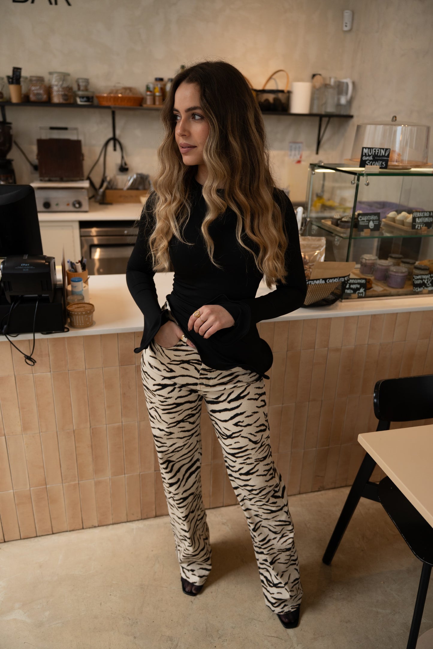 Camisola Aros Estruturais Preto