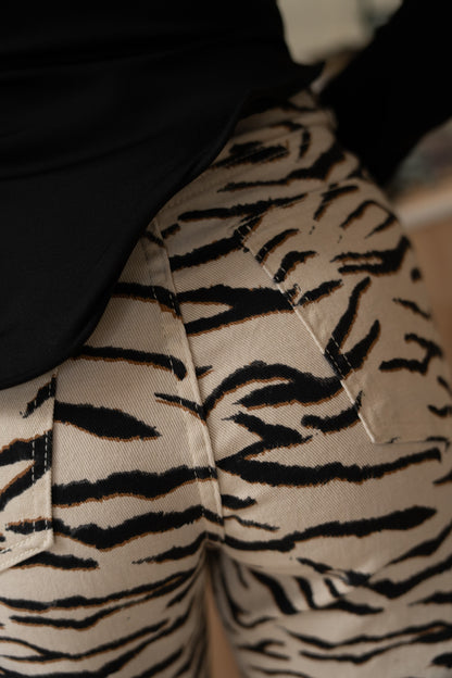 Calças Straight Leg Padrão Tigre