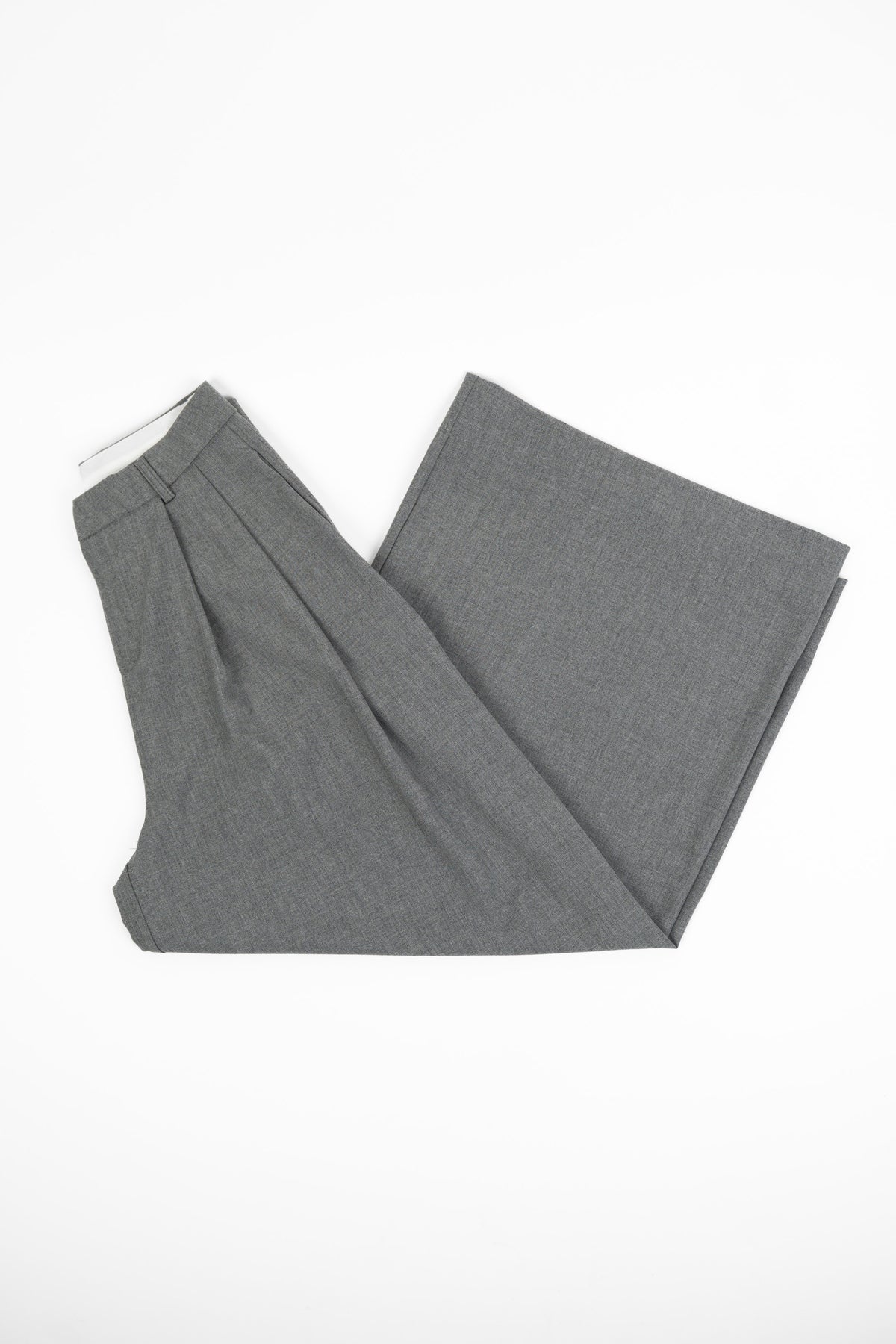 Pantaloni larghi su misura grigi