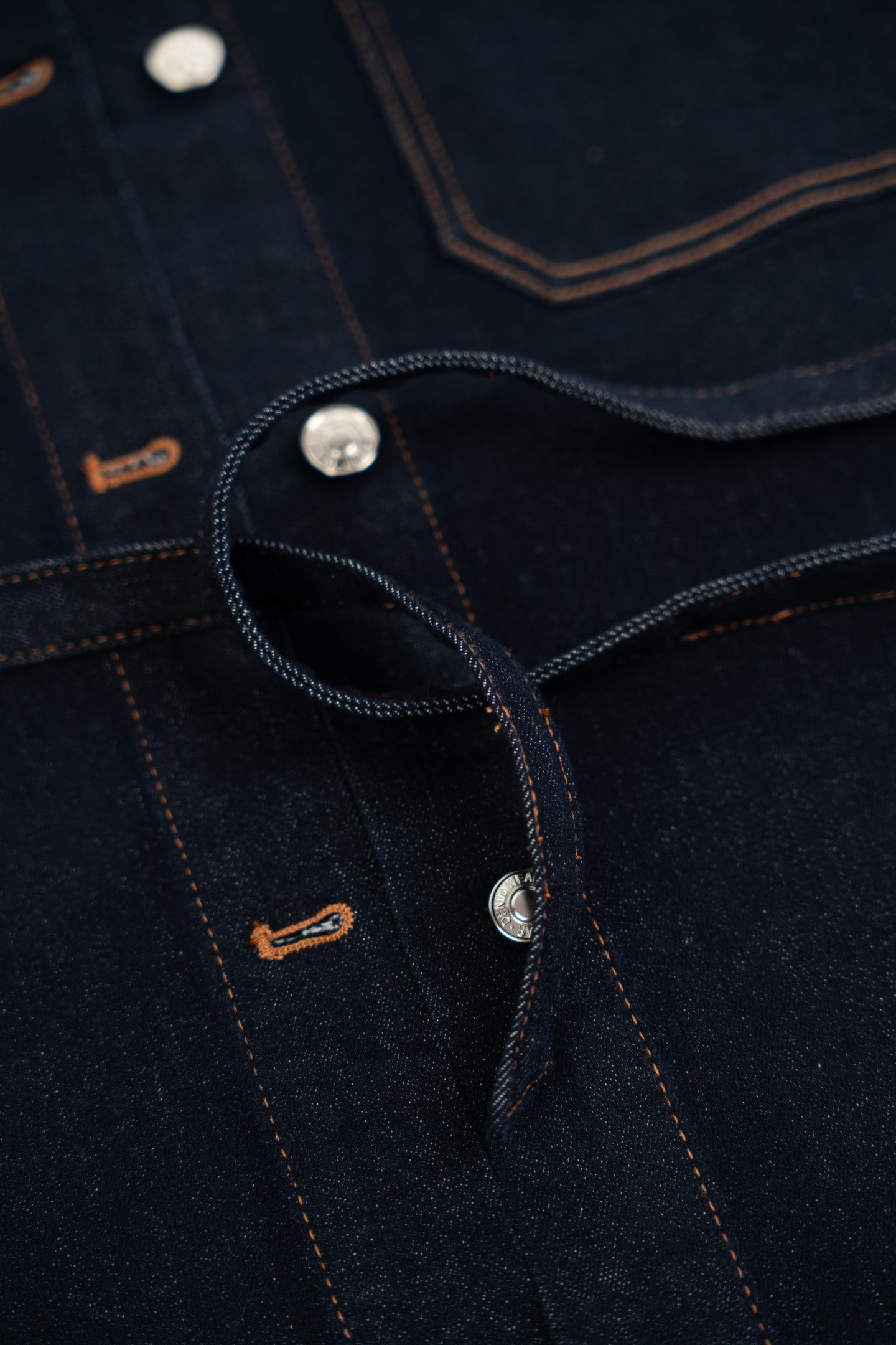 Koszula oversize z ciemnego jeansu