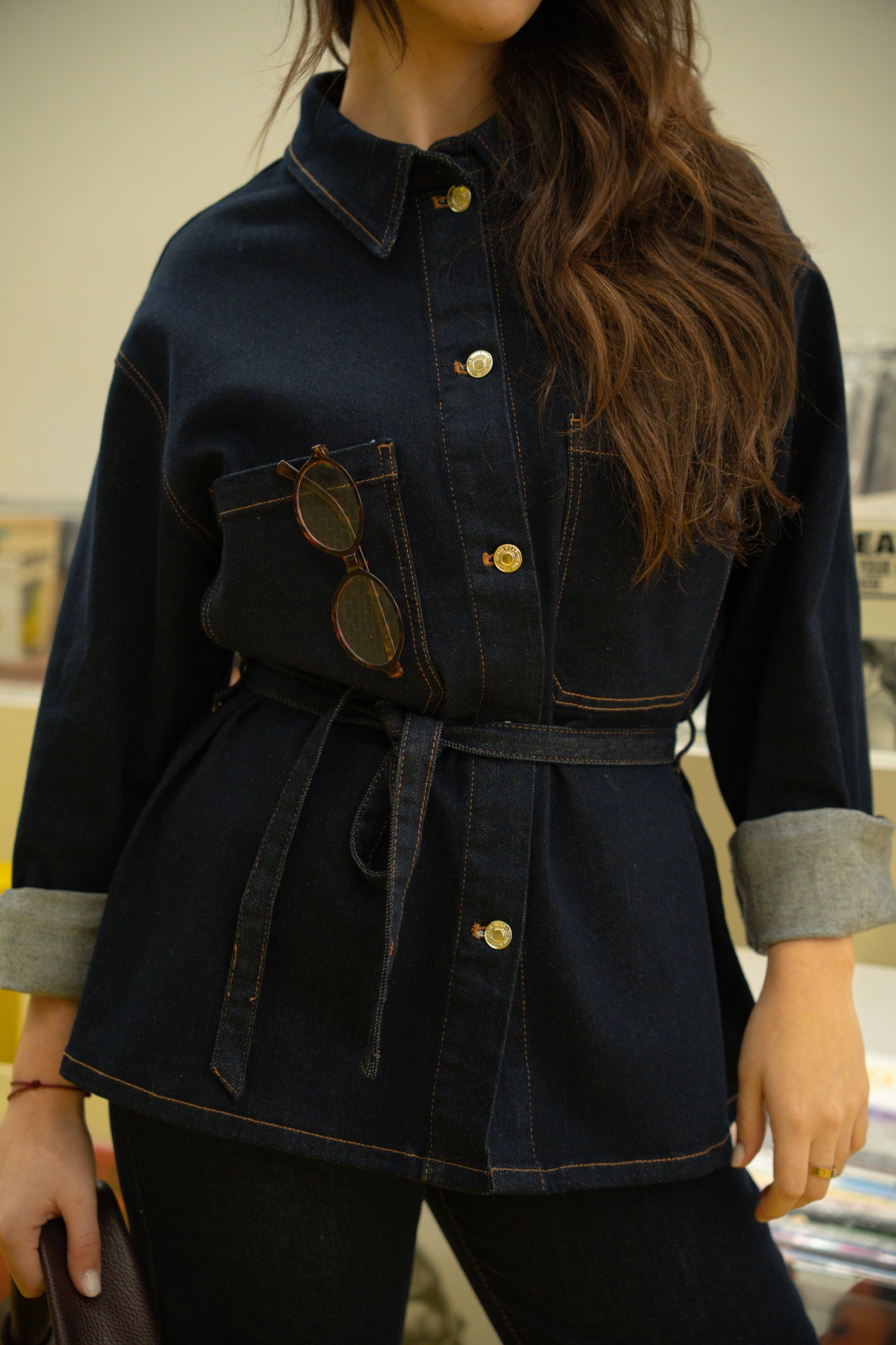 Koszula oversize z ciemnego jeansu