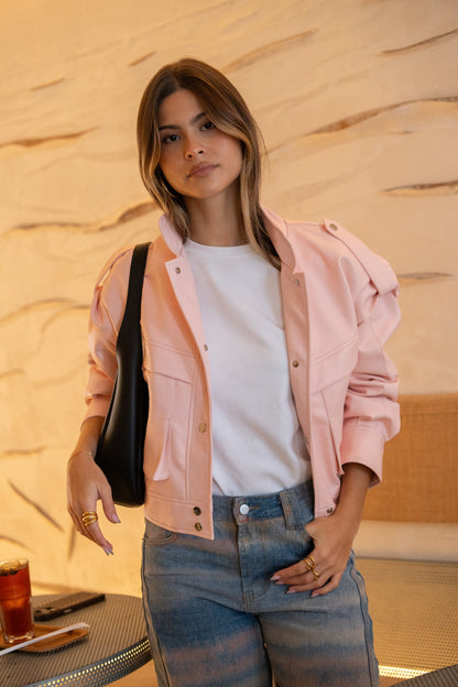 Pasteloworóżowa kurtka ze sztucznej skóry