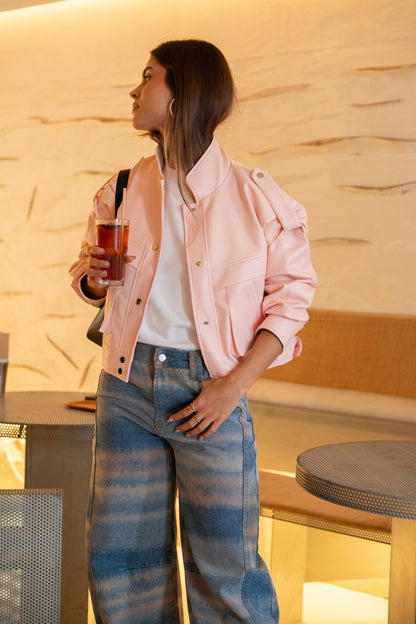 Pantaloni tie-dye con palloncini rosa pastello