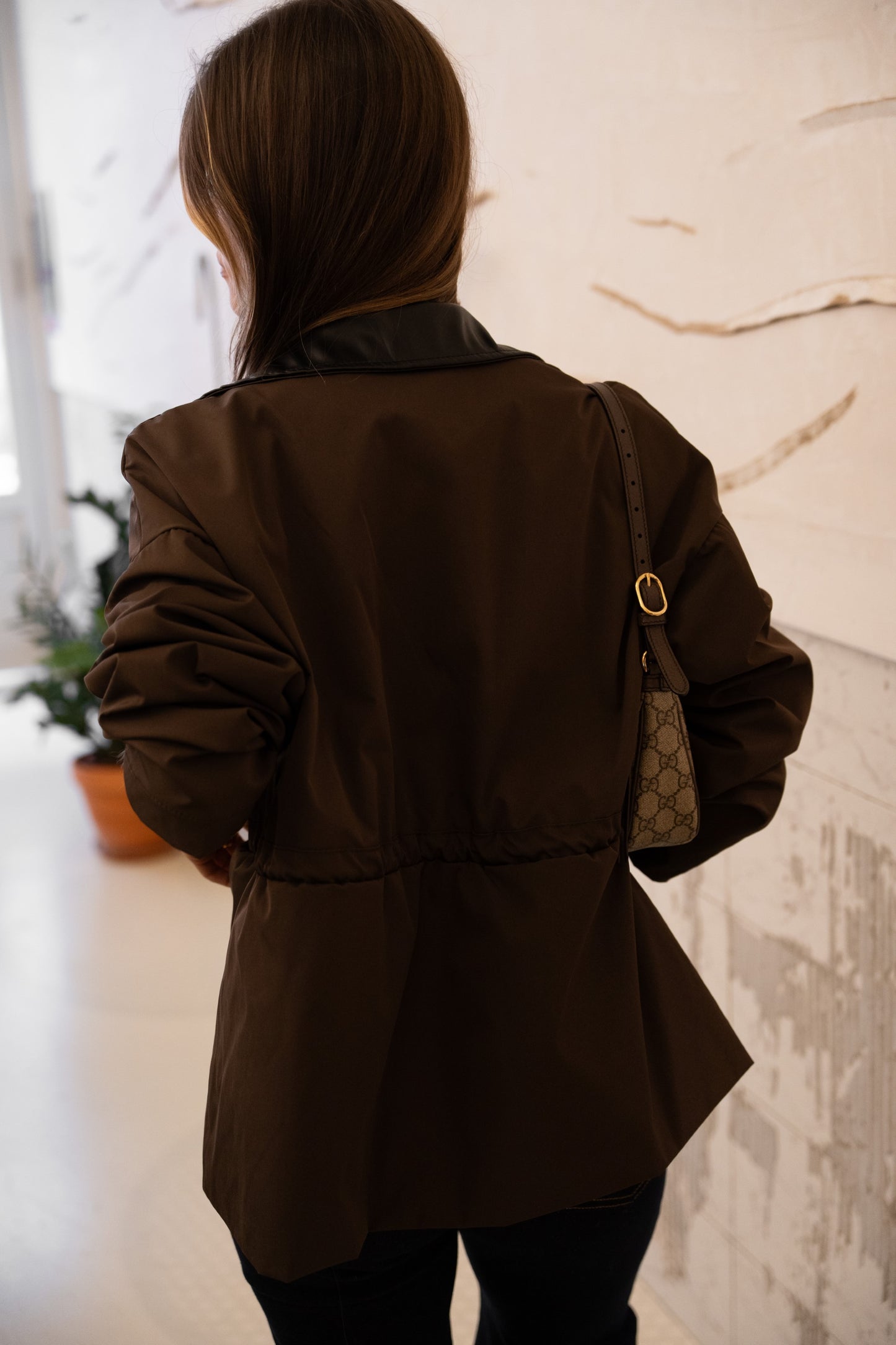 Trench Gola Contrasto Cioccolato