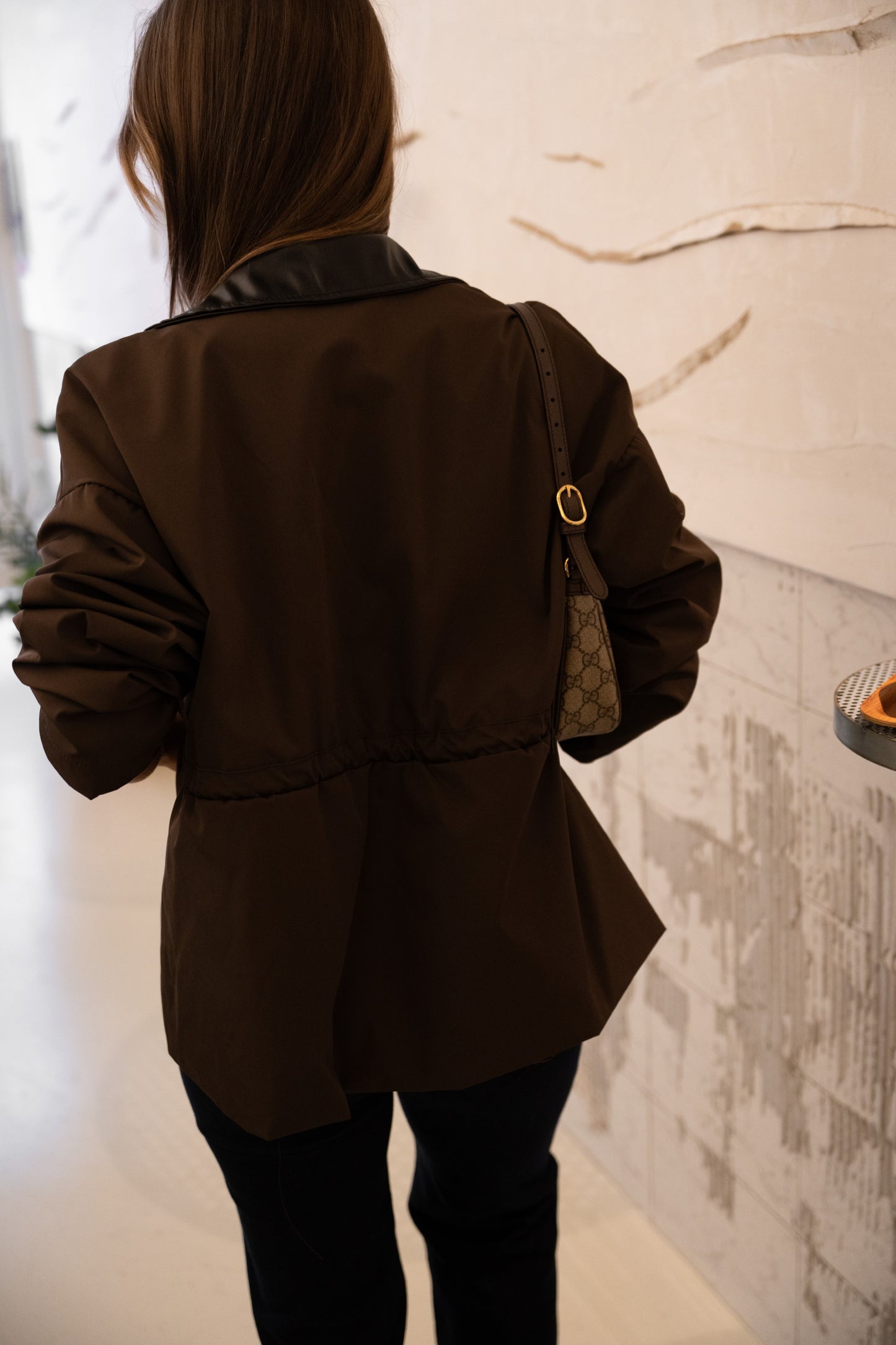 Trench Gola Contrasto Cioccolato