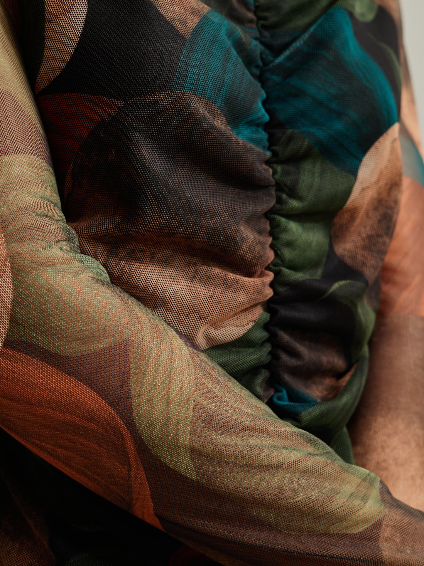 Camisola Transparência Costas Bolas