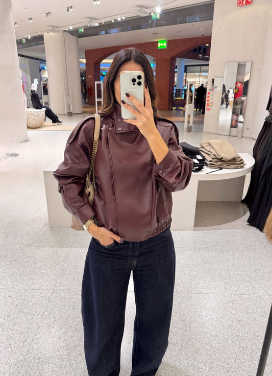 Blusão Ecopele Detalhe Gola Bordeaux