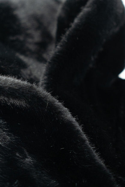 Casaco Pêlo Preto c/carapuço