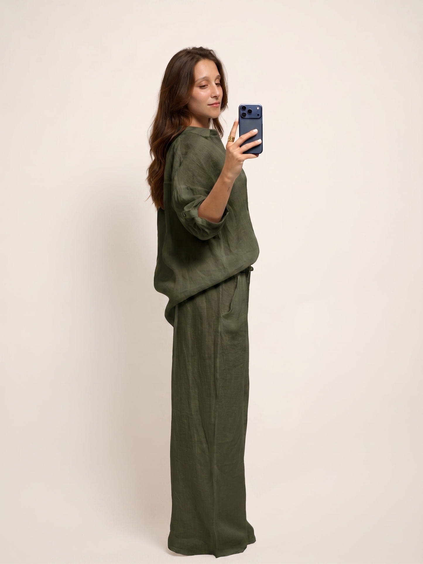 Conjunto de camisa de lino verde militar
