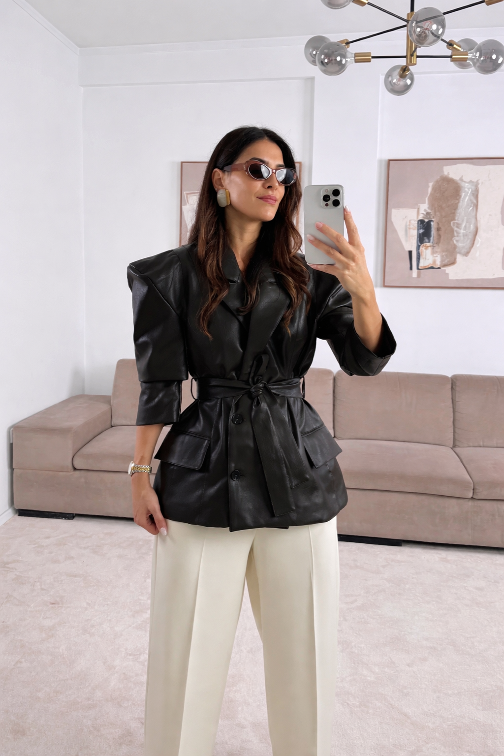 Czarna marynarka ze sztucznej skóry