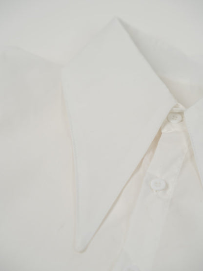 Camisa Branca Gola Pontiaguda