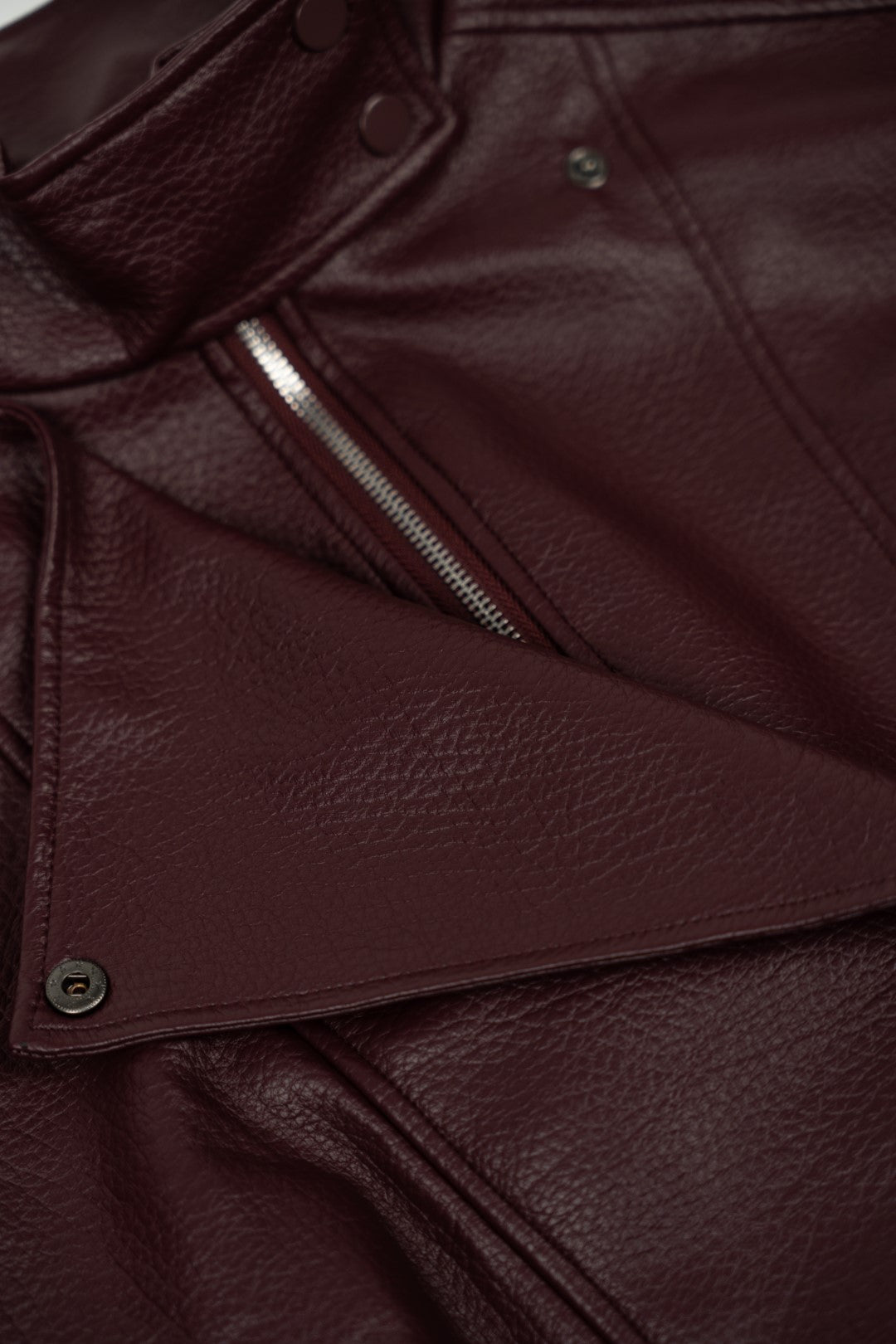 Blusão Ecopele Detalhe Gola Bordeaux