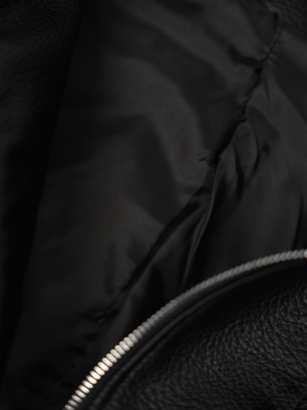 Blusão Ecopele Detalhe Gola Preto