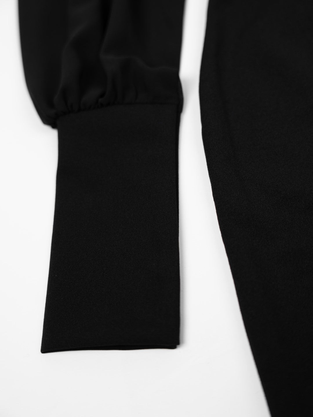 Vestido Costas Drapeadas Preto