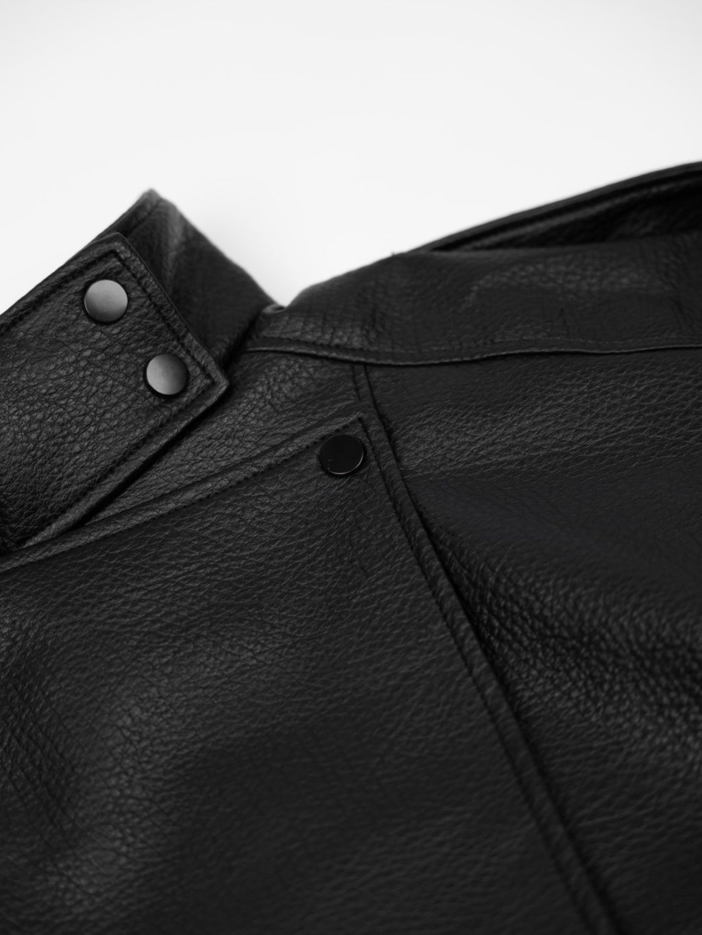 Blusão Ecopele Detalhe Gola Preto
