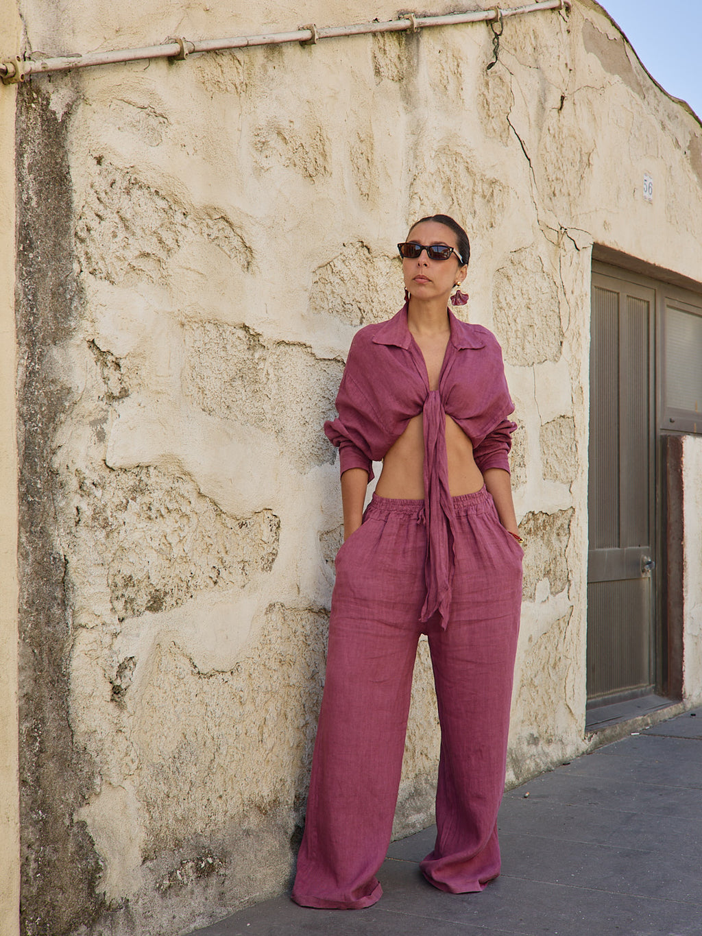 Chemise courte en lin aubergine et ensemble chemise avec nœud