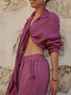 Koszula lniana w kolorze bakłażana z krótkim rękawem i węzłem