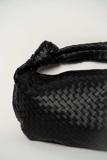 Czarna pleciona torba na ramię