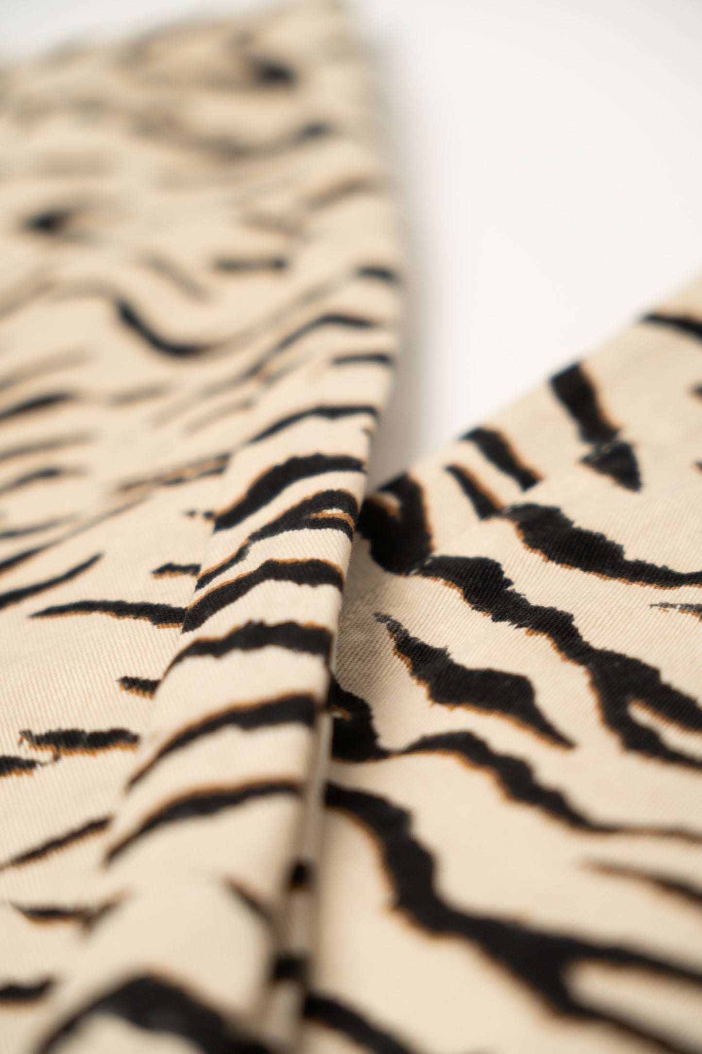 Calças Straight Leg Padrão Tigre