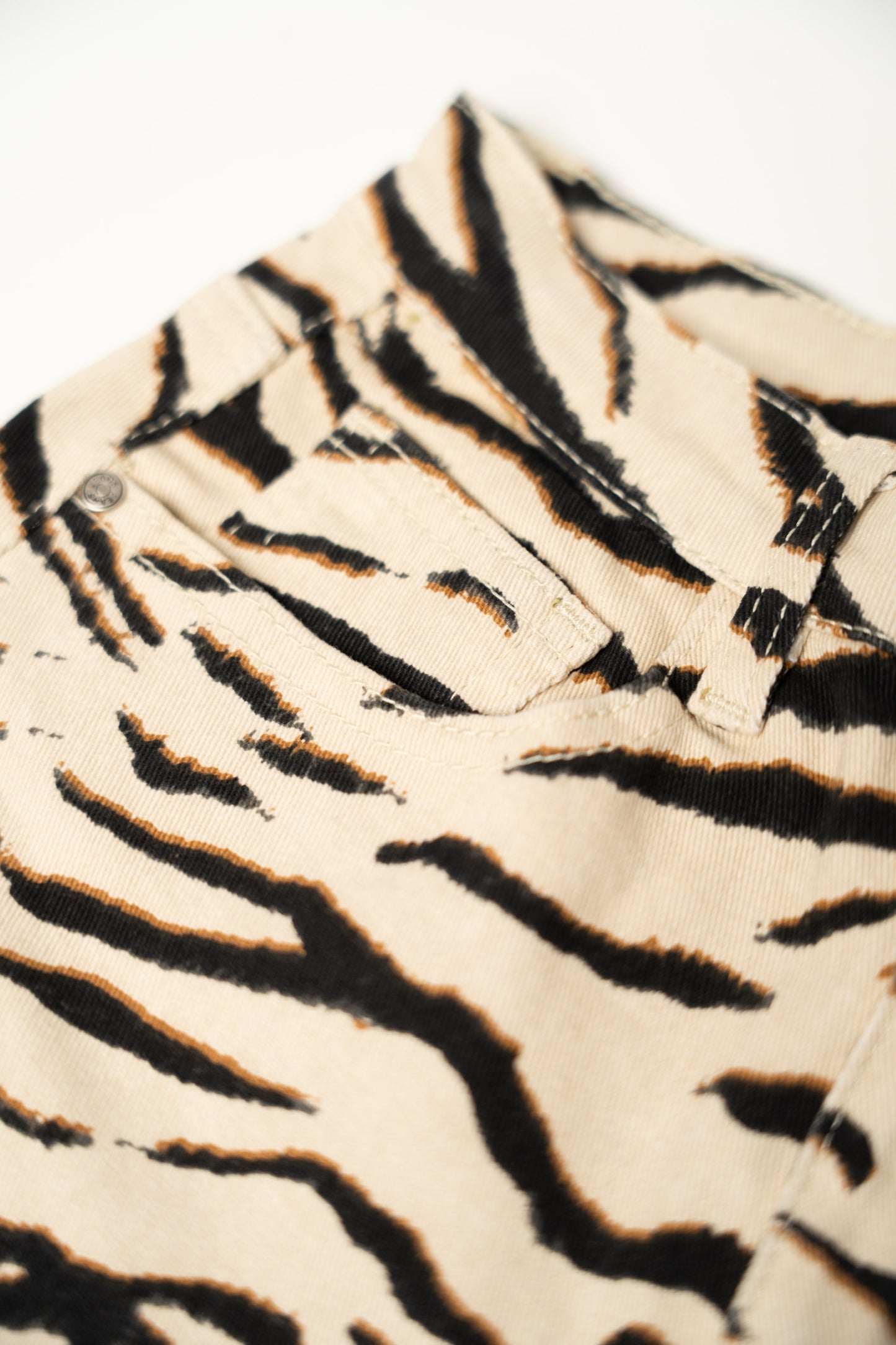 Calças Straight Leg Padrão Tigre