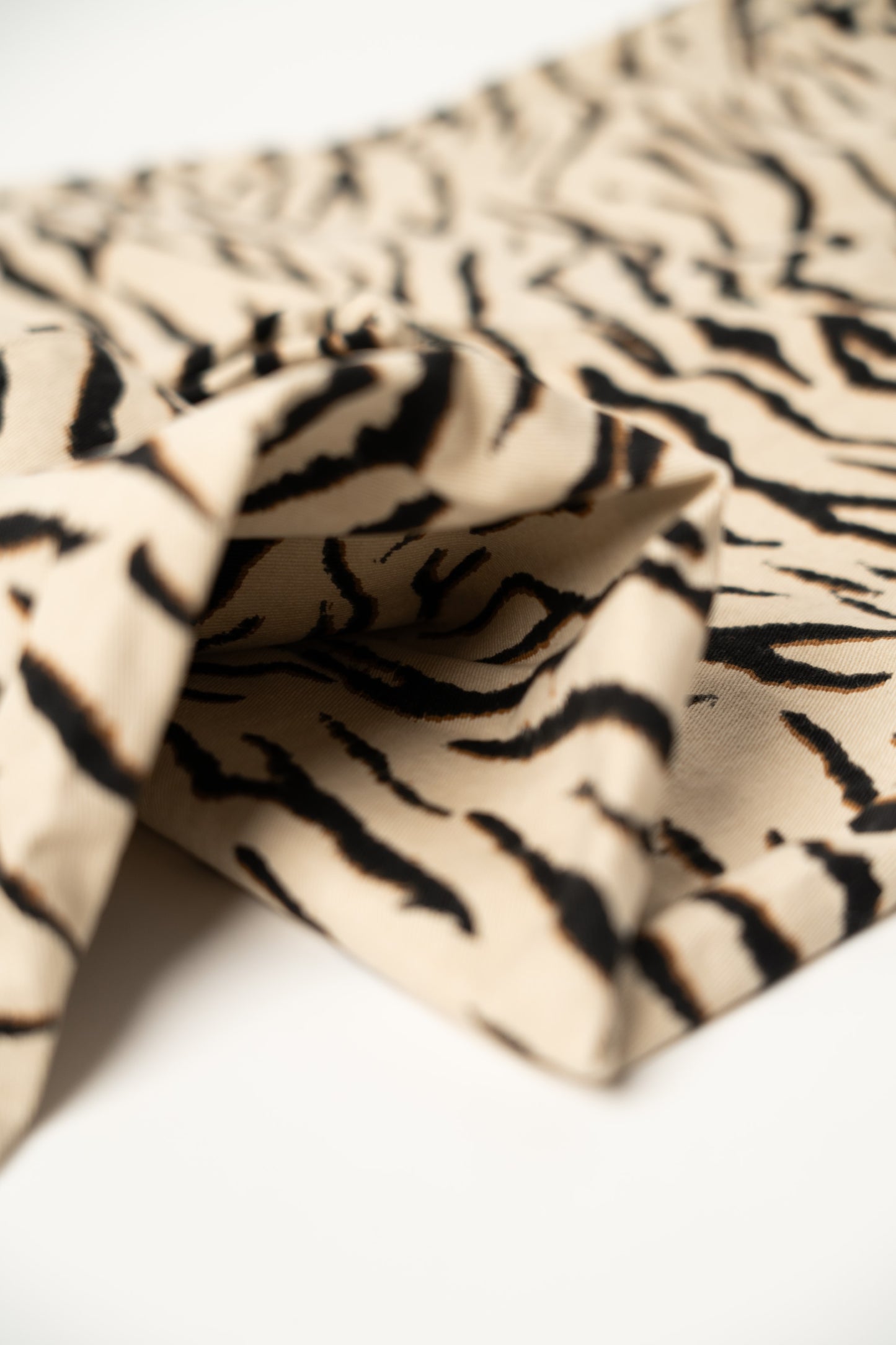 Calças Straight Leg Padrão Tigre