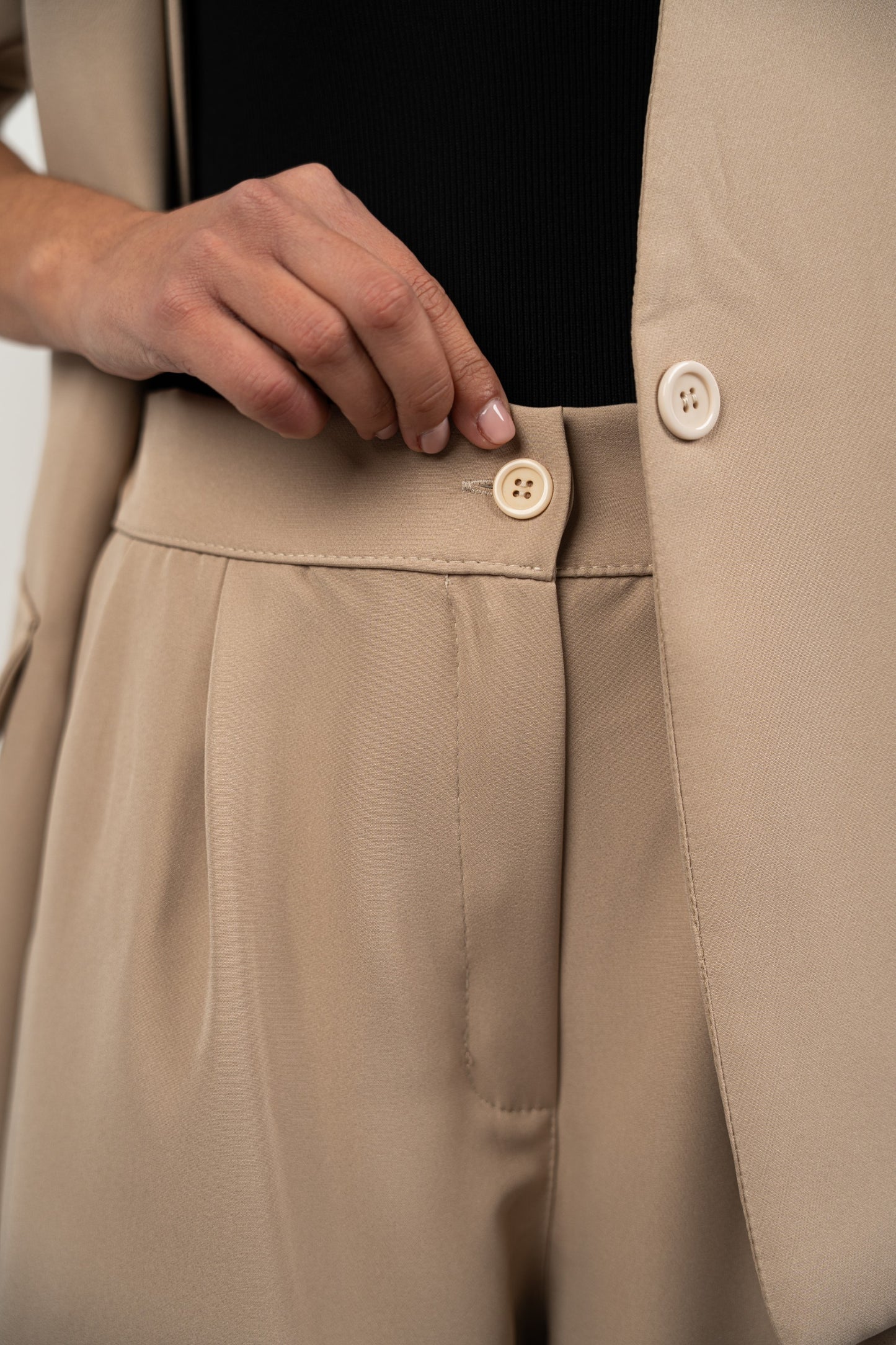 Beżowy, oversize'owy garnitur-marynarka