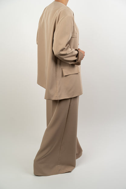 Beżowy, oversize'owy garnitur-marynarka