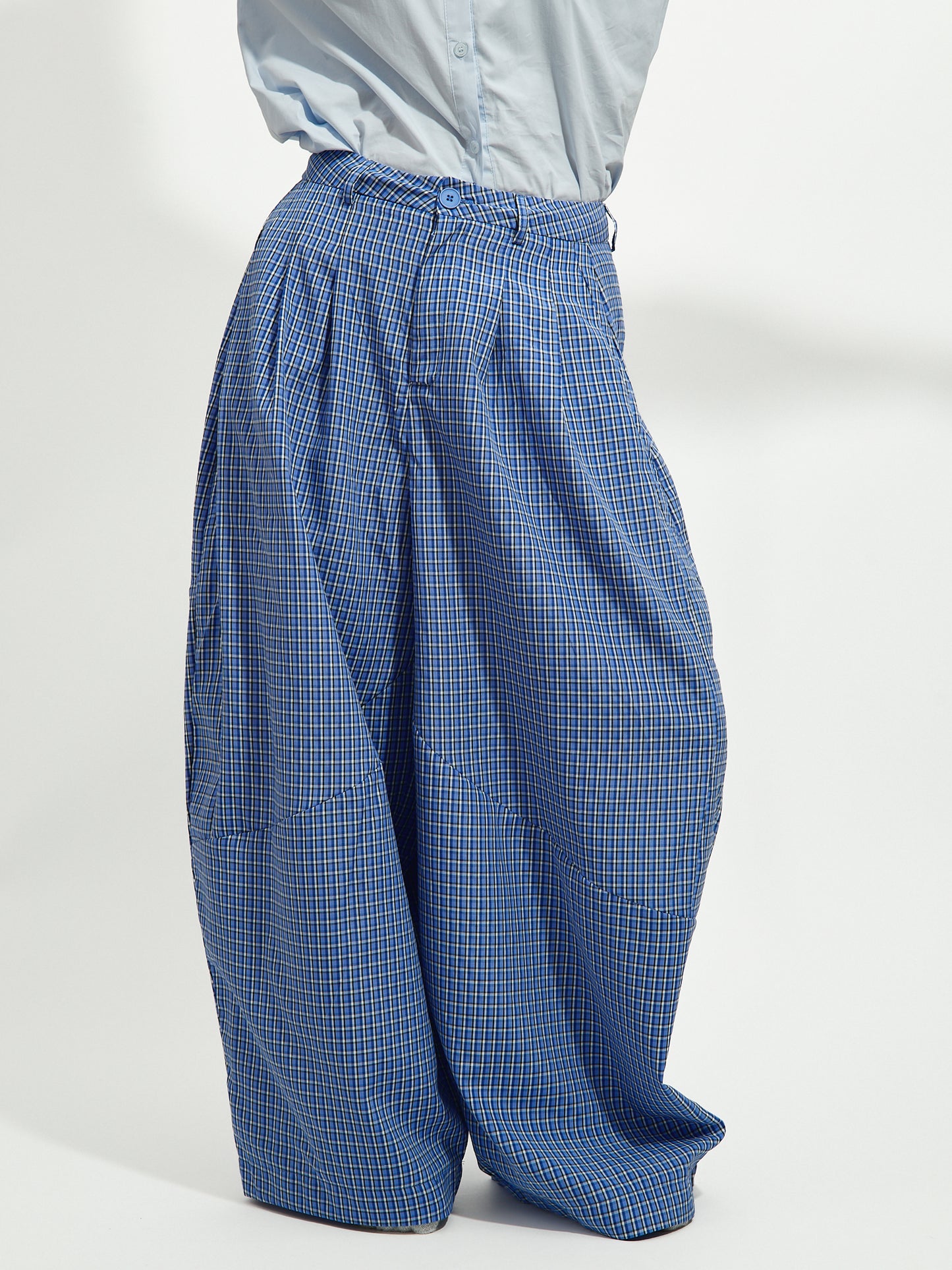 Pantaloni a palloncino a quadri blu