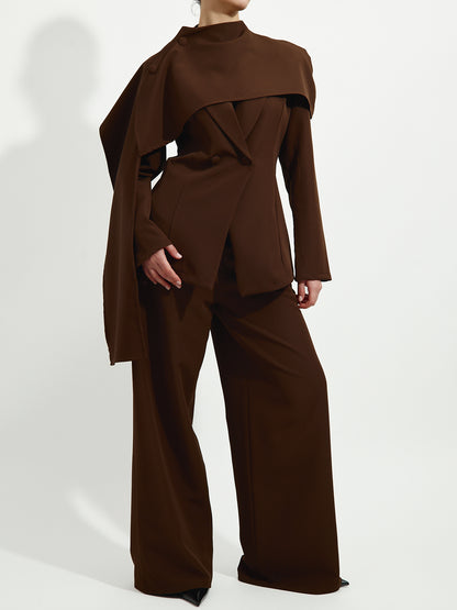 Fato Castanho Detalhe Cachecol