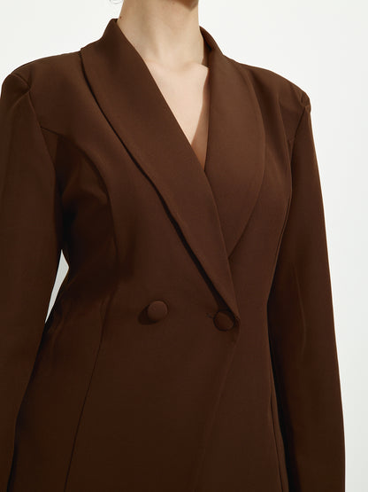 Fato Castanho Detalhe Cachecol