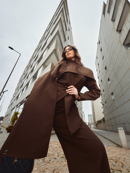 Fato Castanho Detalhe Cachecol