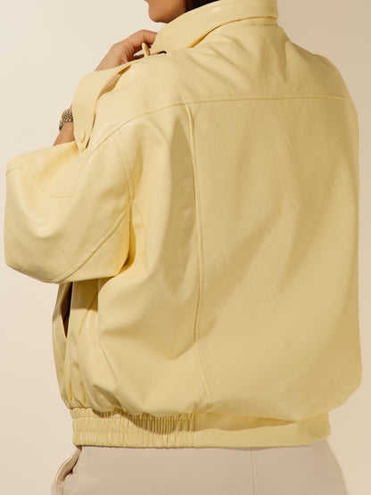 Oversize'owa kurtka ze sztucznej skóry, żółty maślany